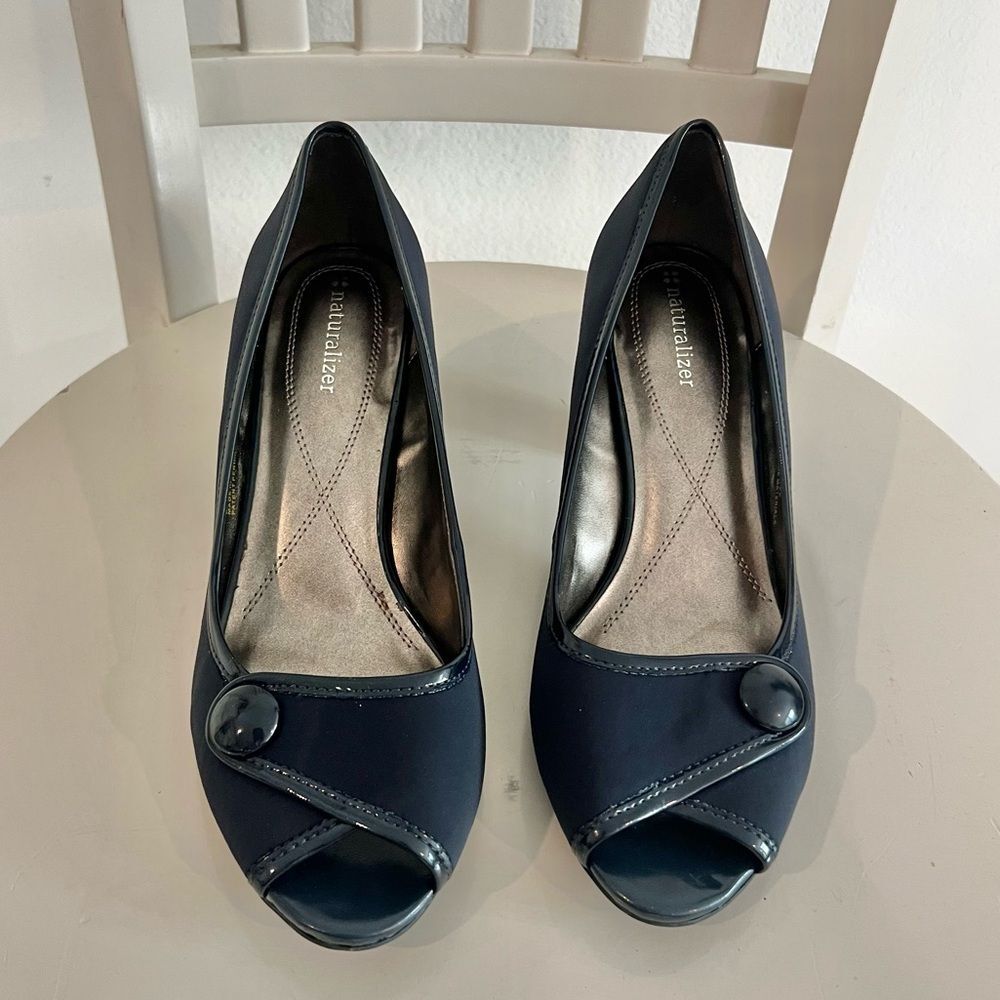 NWB Naturalizer Women’s Lightner Peep Toe Pumps in Navy Blue Sz. 10 Block Heel - Picture 3 of 9